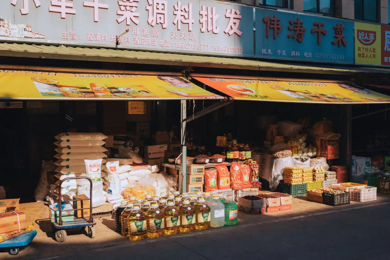 2025年螺蛳粉行业市场规范与食品安全新规解读正文配图 1