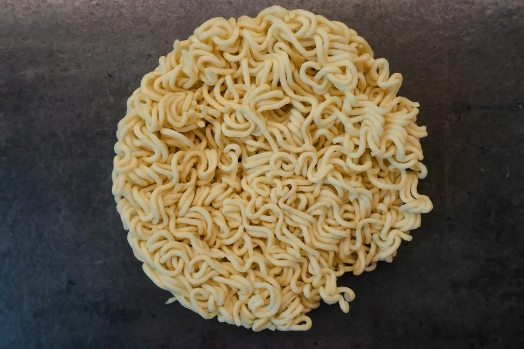 自热火锅与麻辣烫产品对比：便利店速食选品中的风味与便捷性分析正文配图 2